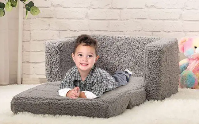 Alimorden 2-in-1 flip out cuddly sherpa toddler couch